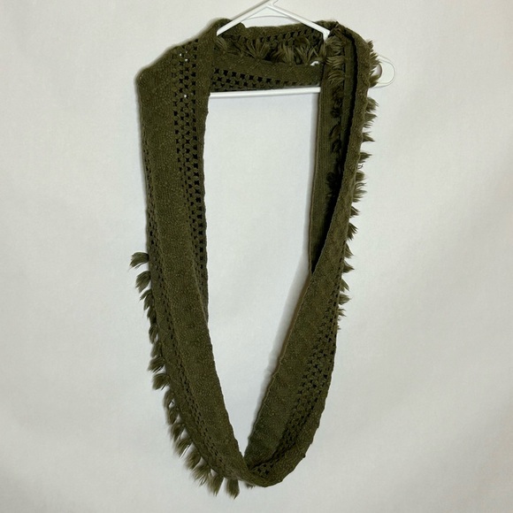 Olive green Infinity Scarf with fringe edging - Picture 2 of 8
